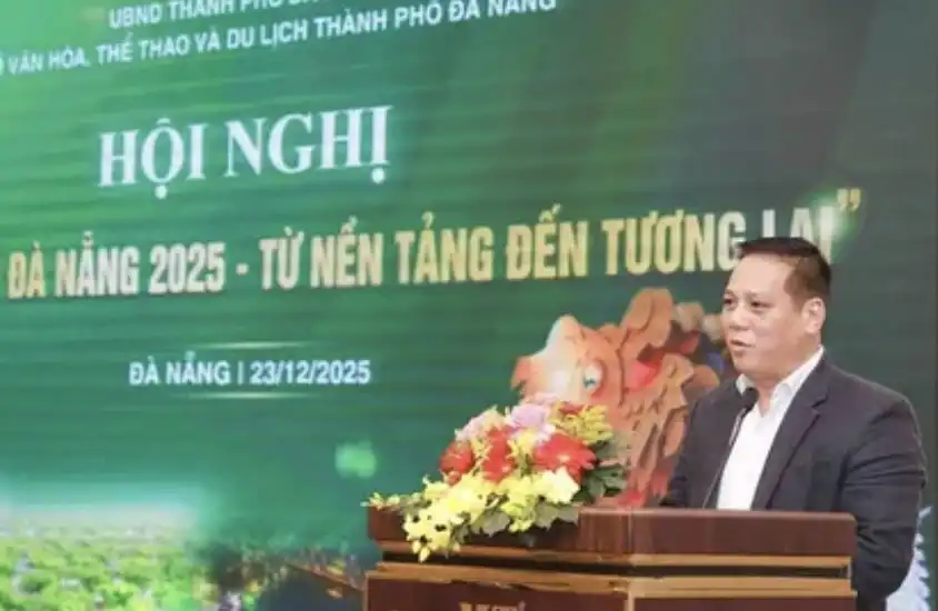Ông Văn Bá Sơn, Phó Giám đốc Sở Văn hóa, Thể thao và Du lịch thành phố Đà Nẵng, phát biểu khai mạc hội nghị.
