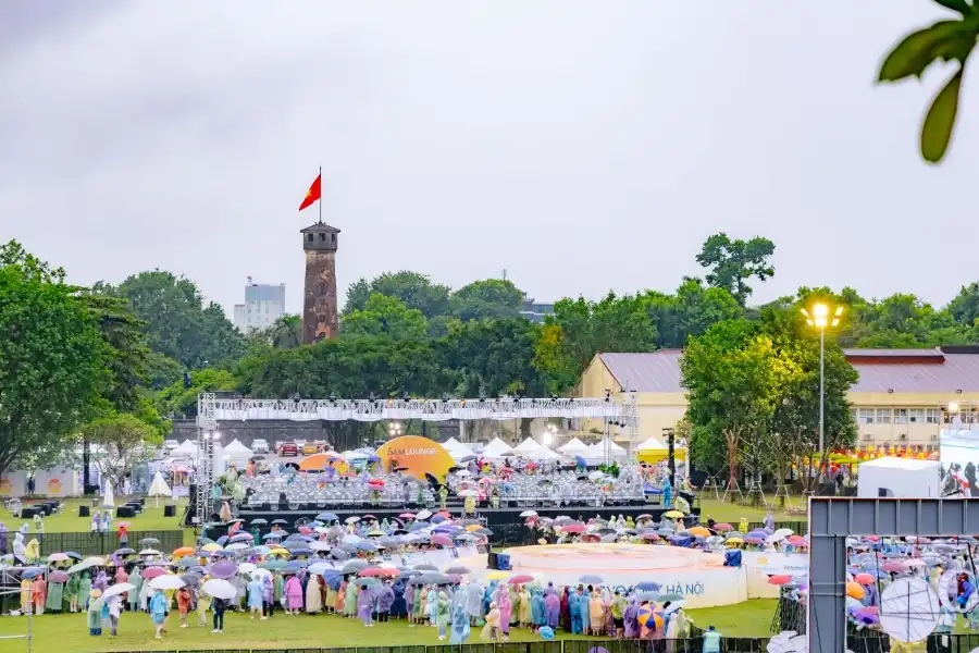 5AM Eye-Conic Hà Nội đã mang đến một buổi sáng tràn đầy cảm xúc.